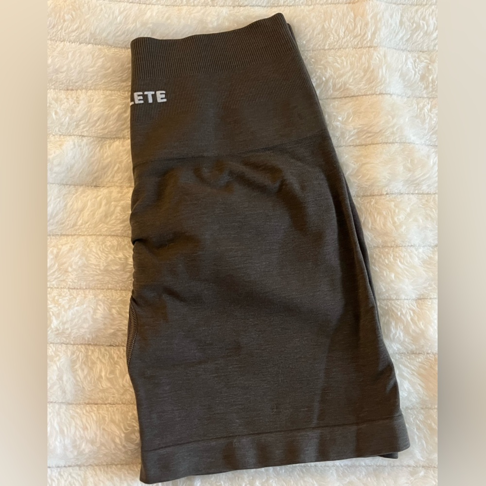Alphalete amplify shorts
